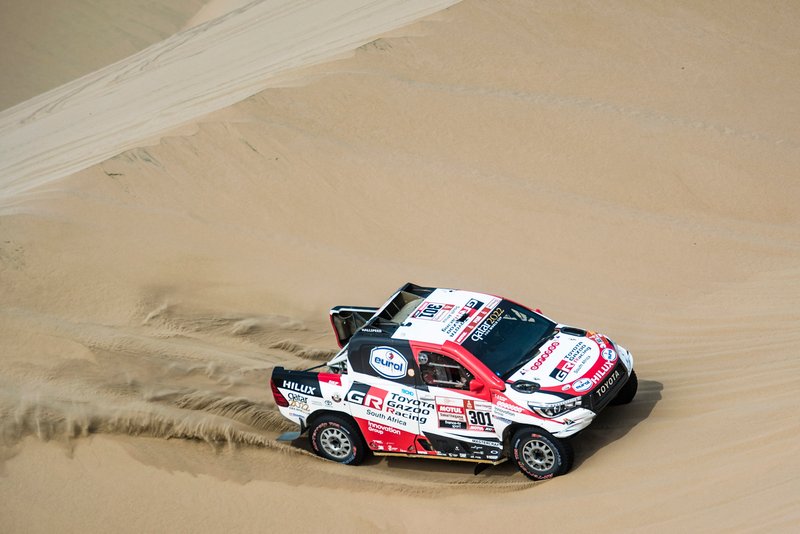 #301 Toyota Gazoo Racing Toyota Hilux: Нассер Аль-Аттія, Маттьйо Бомель