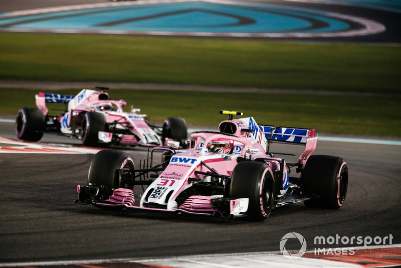 Esteban Ocon, Racing Point Force India VJM11 devant Sergio Perez, Racing Point Force India VJM11