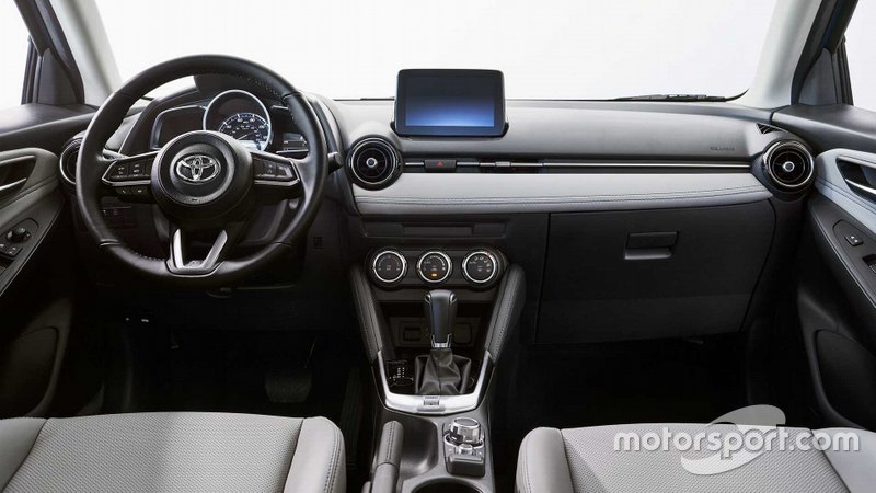 Toyota Yaris 2020 року