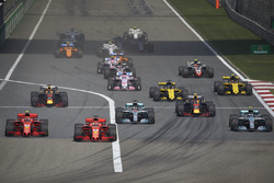 Себастьян Феттель, Кімі Райкконен, Ferrari SF71H, Валттері Боттас, Льюіс Хемілтон, Mercedes AMG F1 W