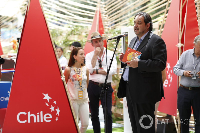 Opening Ceremony for the Ciudad de Chile's E-Village stand