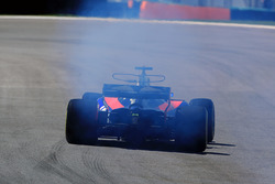 Brendon Hartley, Scuderia Toro Rosso STR12 with engine failure