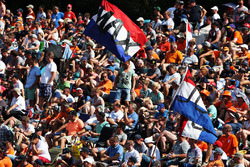 Max Verstappen, Red Bull Racing taraftarları