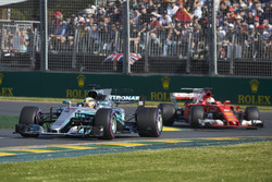 Lewis Hamilton, Mercedes AMG F1, W08; Sebastian Vettel, Ferrari, SF70H