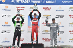 Podio: il vincitore della gara Sébastien Bourdais, KV Racing Technology Chevrolet, il secondo classi