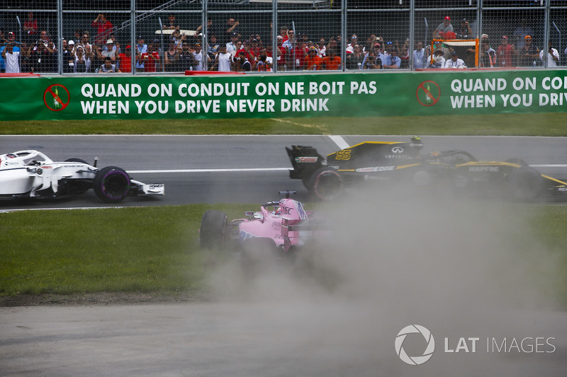 Серхио Перес, Sahara Force India F1 VJM11, и Карлос Сайнс, Renault Sport F1 Team RS18