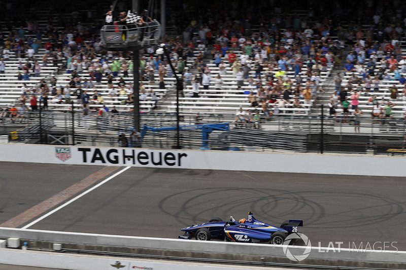 Matheus Leist, Carlin se lleva la victoria
