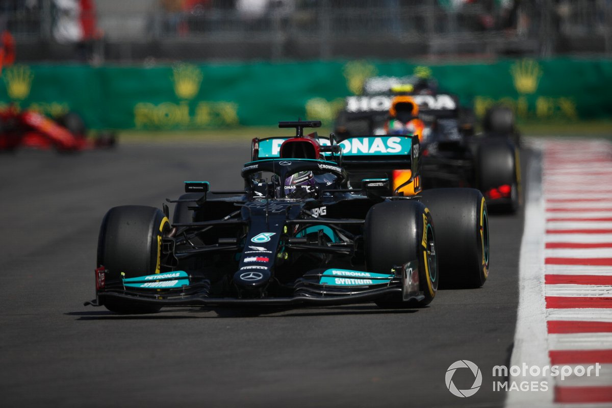 Lewis Hamilton, Mercedes W12, Sergio Perez, Red Bull Racing RB16B