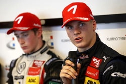 Persconferentie: Niko Kari, Motopark Dallara F316 Volkswagen