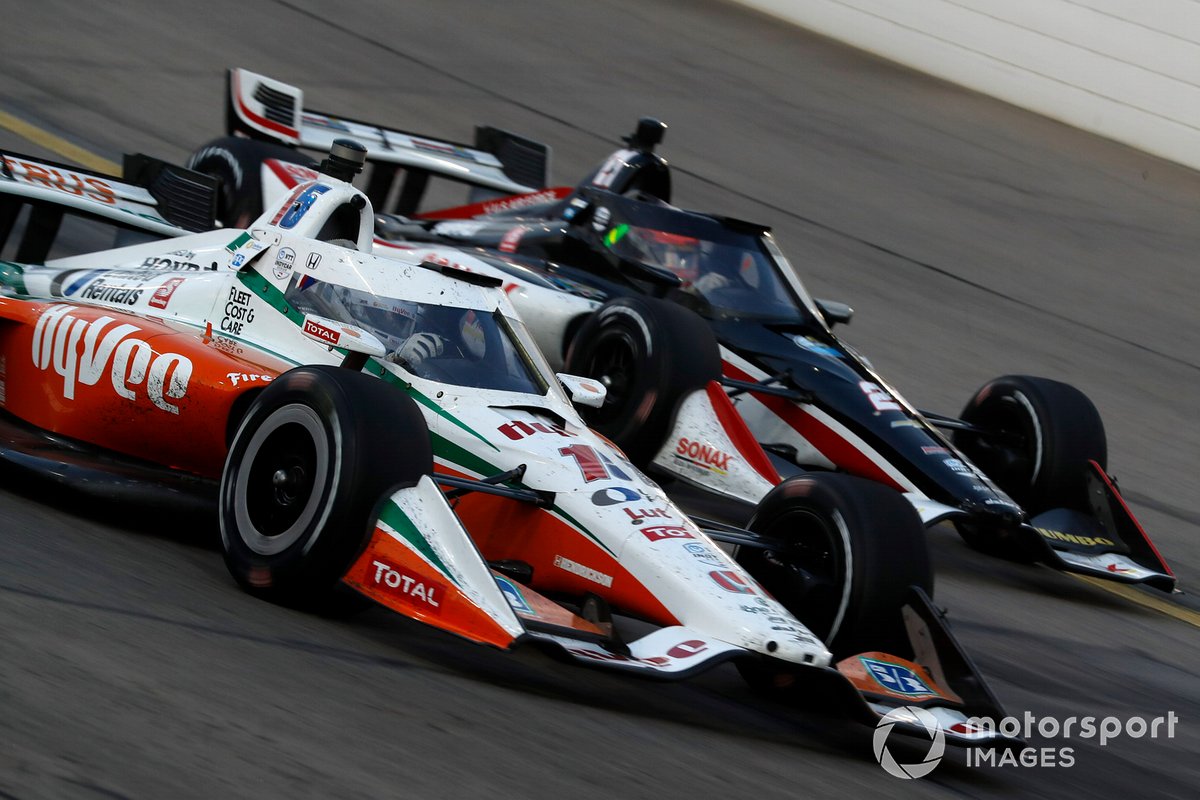 Graham Rahal's RLL-Honda on its way to third at Iowa Speedway last year.