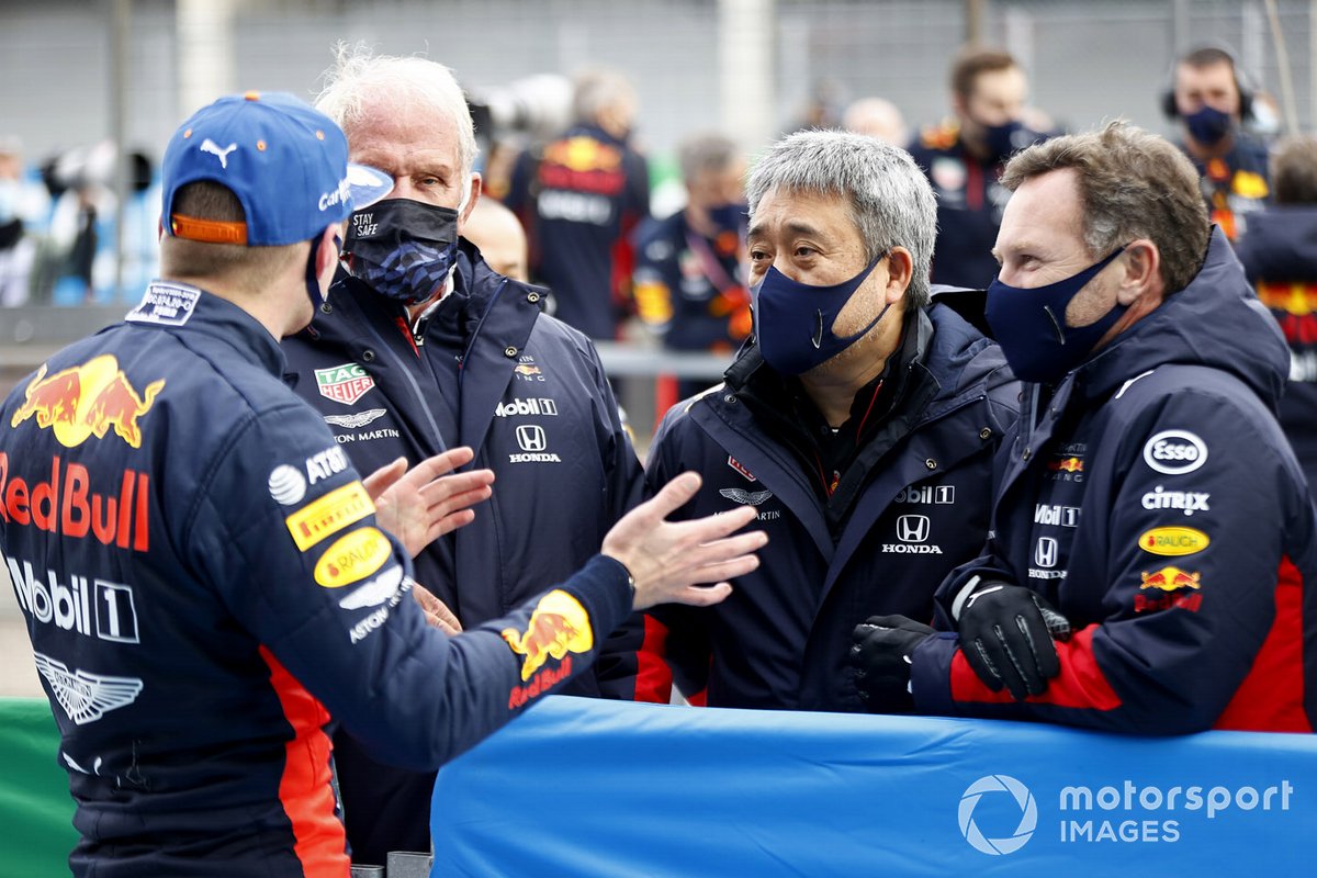 Max Verstappen, Red Bull Racing, 2nd position, with Helmut Marko, Consultant, Red Bull Racing, Masashi Yamamoto, General Manager, Honda Motorsport, and Christian Horner, Team Principal, Red Bull Racing, in Parc Ferme