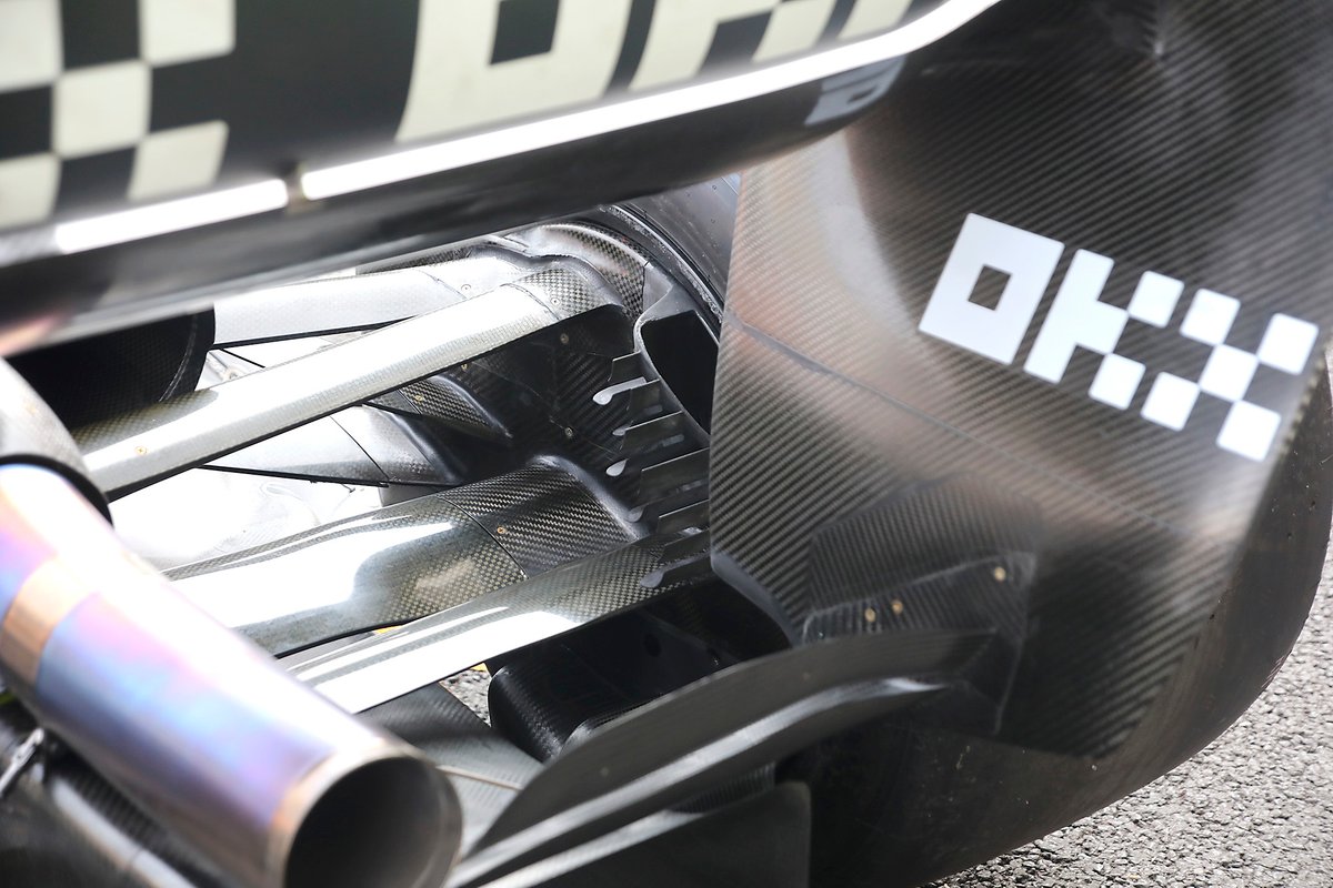 McLaren MCL36 arka süspansiyon