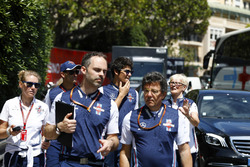 Lance Stroll, Williams Racing, pistte yürüyor
