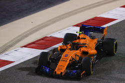Stoffel Vandoorne, McLaren MCL33 Renault