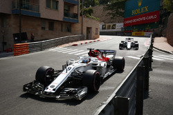 Marcus Ericsson, Sauber C37 ve Charles Leclerc, Sauber C37