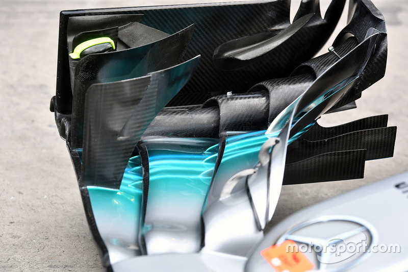 Mercedes-Benz F1 W08 ön kanat detay