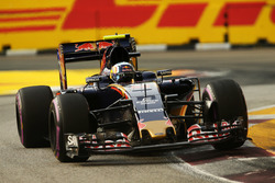 Карлос Сайнс-мол., Scuderia Toro Rosso STR11