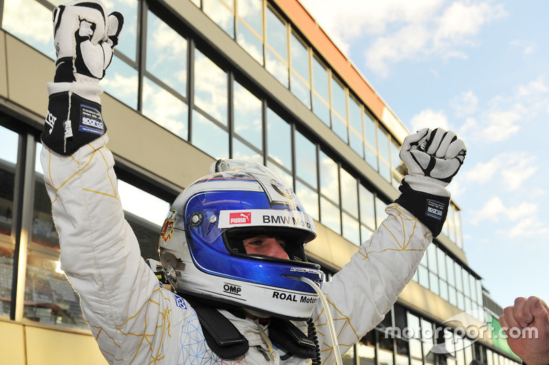 Переможець #50 BMW Team Italia BMW M6 GT3: Алекс Дзанарді