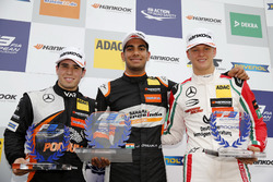 Çaylak podyum: 1. Jehan Daruvala, Carlin, Dallara F317 - Volkswagen , 2. Joey Mawson, Van Amersfoort
