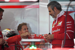 Sebastian Vettel, Ferrari ve Maurizio Arrivabene, Ferrari Takım patronu
