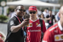 Kimi Raikkonen, Ferrari fanlarla selfie