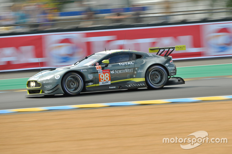 №98 Aston Martin Vantage