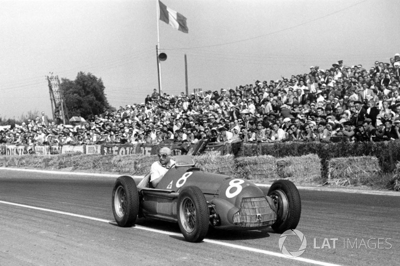 Yarış galibi Juan Manuel Fangio, Alfa Romeo 159A