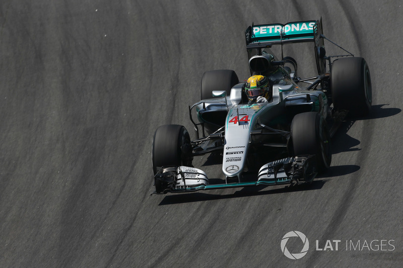 2016: Mercedes F1 W07 Hybrid