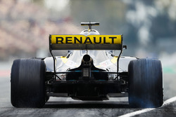Nico Hulkenberg, Renault Sport F1 Team RS18, pitlerde lastik yakıyor