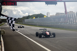 De vlag voor Joel Eriksson, Motopark Dallara F316 Volkswagen