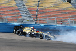Crash von James Hinchcliffe, Schmidt Peterson Motorsports Honda
