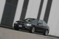 BMW 330e