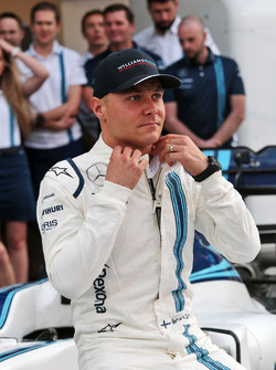 Valtteri Bottas, Williams op een teamfoto