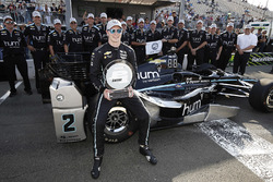 Обладатель поула Джозеф Ньюгарден, Team Penske Chevrolet
