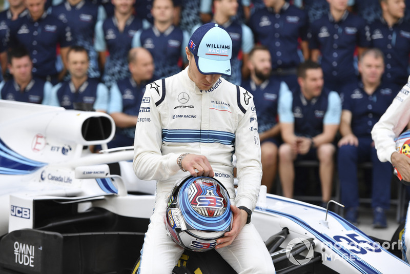 Sergey Sirotkin, Williams Racing lors de la photo de fin d'année de Williams Racing