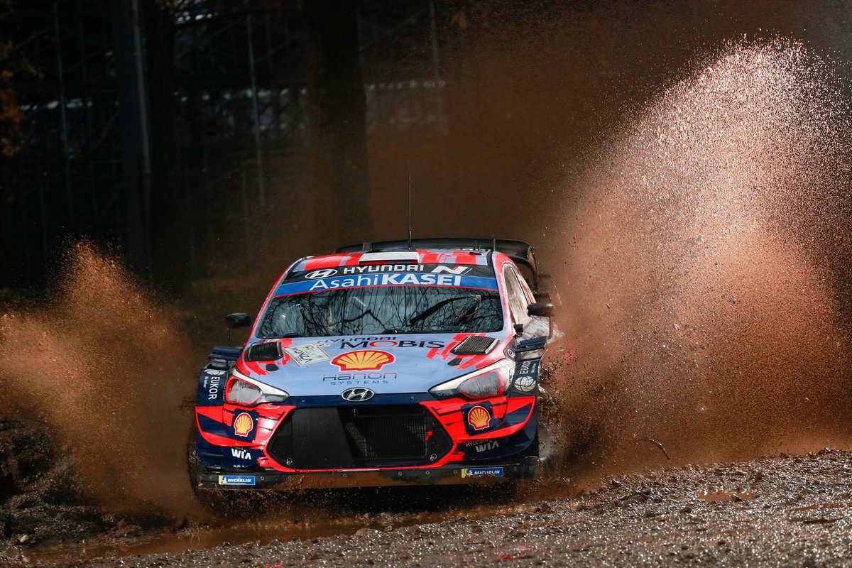 Pereli Hyundai Motorsport, Ott Tanak, dan navigatornya, Martin Jarveoja, saat tampil dalam Reli Monza 2020.