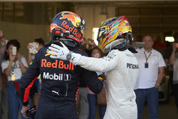 2. Max Verstappen, Red Bull, ve Yarış galibi Lewis Hamilton, Mercedes AMG F1, Parc Ferme