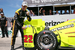 Polesitter Simon Pagenaud, Team Penske, Chevrolet