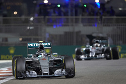 Nico Rosberg, Mercedes F1 W06, Lewis Hamilton, Mercedes F1 W06