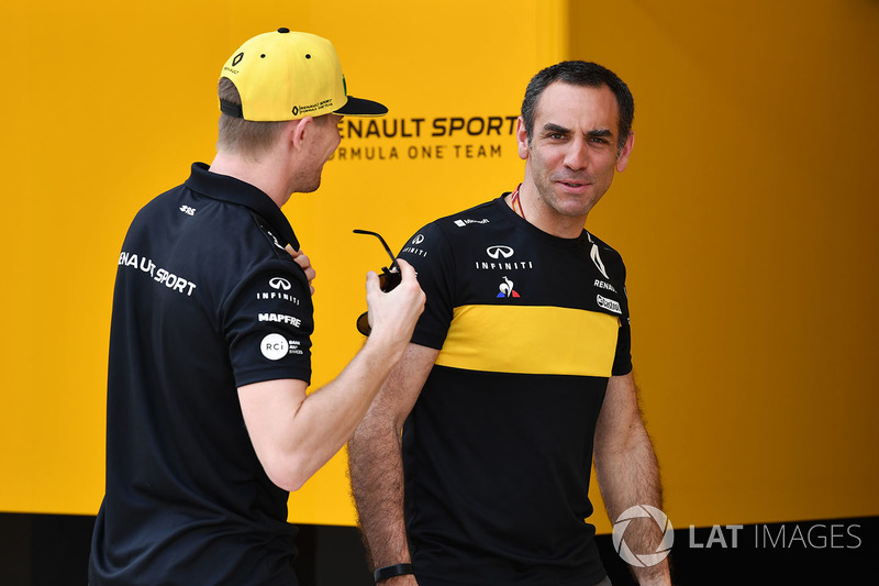 Nico Hulkenberg, Renault Sport F1 Team and Cyril Abiteboul, Renault Sport F1 Managing Director