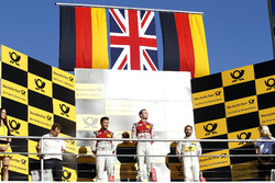 Podio: il vincitore della gara Jamie Green, Audi Sport Team Rosberg, Audi RS 5 DTM, il secondo class