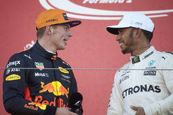 Max Verstappen, Red Bull, secondo classificato, Race Lewis Hamilton, Mercedes AMG F1, vincitore dell