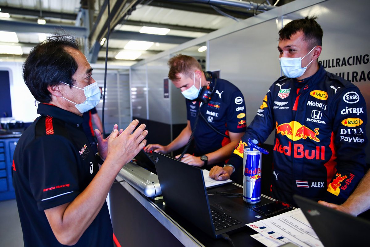 Alex Albon, Red Bull Racing RB16 with Toyoharu Tanabe of Honda