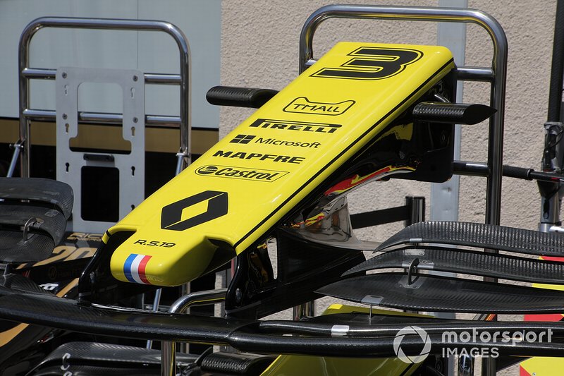 Renault R.S. 19, dettaglio del nuovo muso con piloni più lunghi che reggono il cape, il mantello a forma di manta