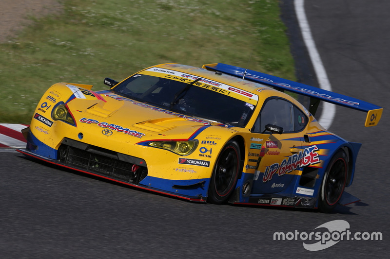 #18 UPGARAGE 86 MC(小林崇志)