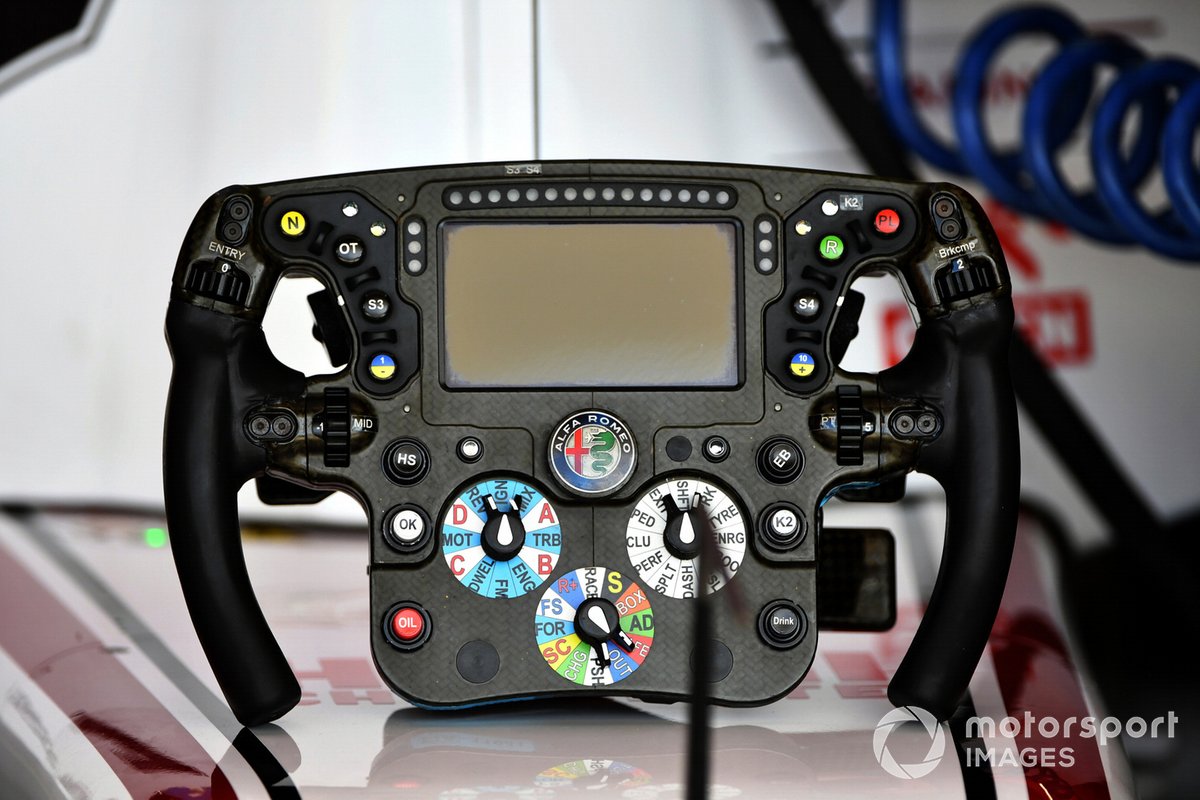 Volante del Alfa Romeo Racing C41
