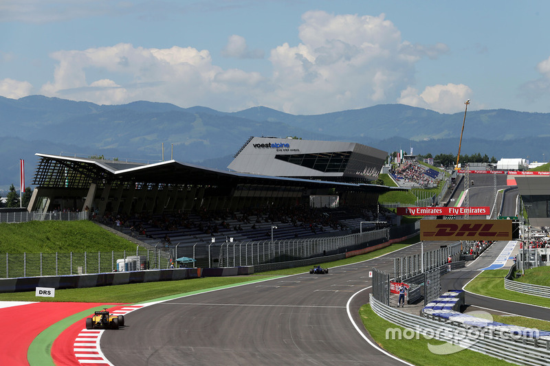 Kevin Magnussen, Renault Sport F1 Team RS16