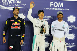 Top-drie: Daniel Ricciardo, Red Bull Racing, tweede; Nico Rosberg, Mercedes AMG F1, pole; Lewis Hami