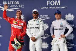 Володар поулу Льюіс Хемілтон, Mercedes AMG F1, друге місце Себастьян Феттель, Ferrari, третє місце В