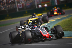 Romain Grosjean, Haas F1 Team VF-18 Ferrari, Nico Hulkenberg, Renault Sport F1 Team R.S. 18, and Dan